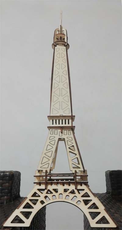 花了1小时拼了个巴黎铁塔
